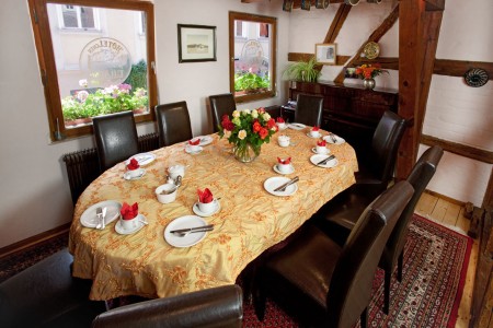 picture of the breakfast table